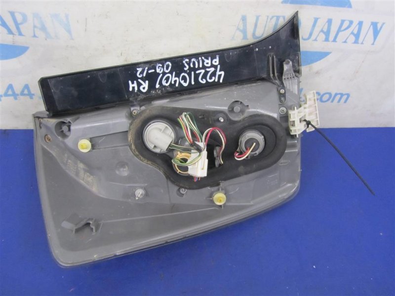 Фонарь наружный задний правый PRIUS - 30 09-17 Фонарь наружный задний правый PRIUS - 30 09-17