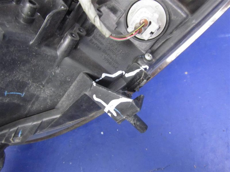 Фара передняя правая 3 BL 09-13