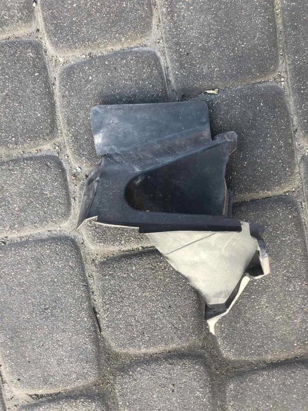 Дефлектор воздушный MAZDA 3 BL 09-13 BHE4-50-1U1 Б/У