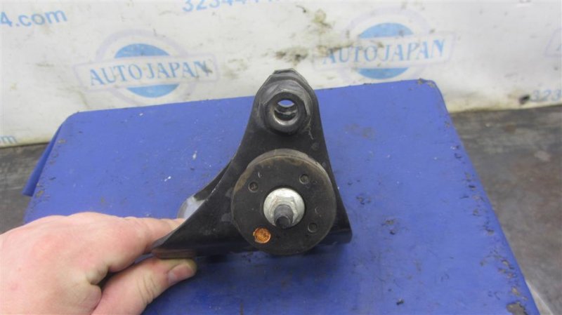 Кронштейн двигателя задний CT200 11-17 2012 Хетчбек 1.8