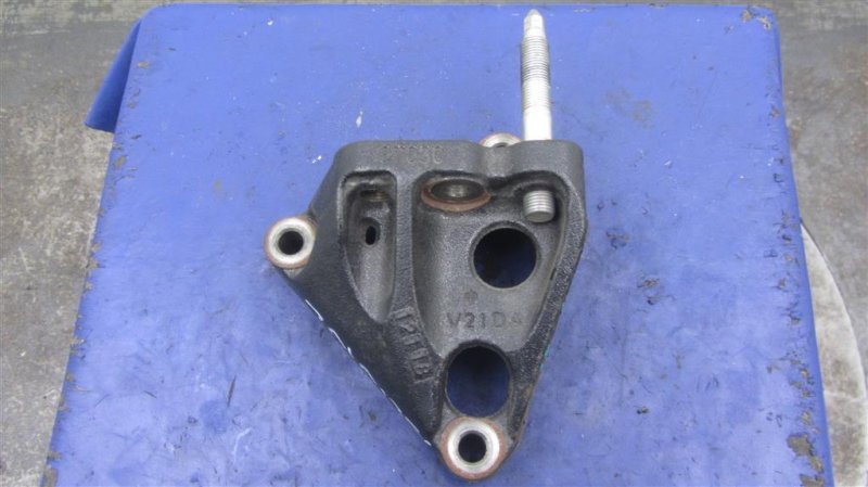 Запчасть кронштейн двигателя правый LEXUS CT200 11-17 2012 Хетчбек 1.8 12315-37030 Б/У Кронштейн двигателя правый LEXUS CT200 11-17 2012 Хетчбек 1.8 12315-37030 Б/У