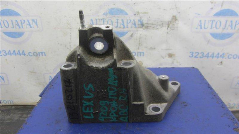 Кронштейн двигателя правый LEXUS LS460 06-12 Седан 4.6