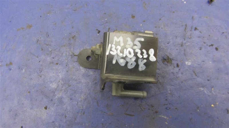 Клапан электромагнитный (вакуумный) INFINITI M35/M45 04-10 2007 Седан 3.5 VQ35DE 14930-CD70A Б/У