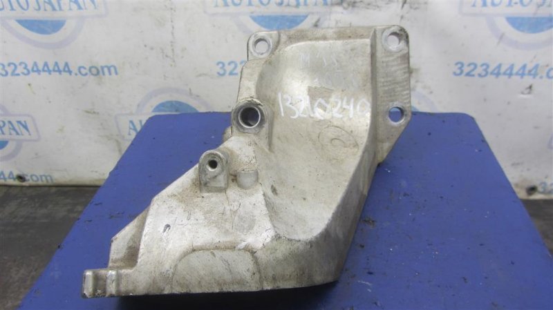 Кронштейн опоры двигателя левый INFINITI M35/M45 04-10 2007 Седан 3.5 VQ35DE 11233-AF800 Б/У