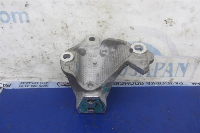 Крепление балки подвески переднее левое TLX 17-20 2018 Седан 2.4