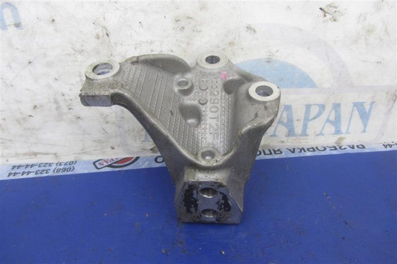 Крепление балки подвески переднее правое TLX 17-20 2018 Седан 2.4