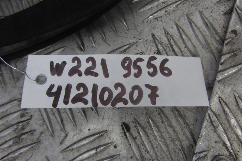 Уплотнитель двери S-CLASS W221 06-13 Уплотнитель двери S-CLASS W221 06-13