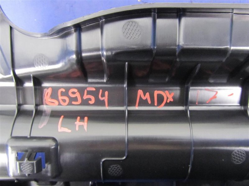 Дефлектор воздушный левый TLX 17-20