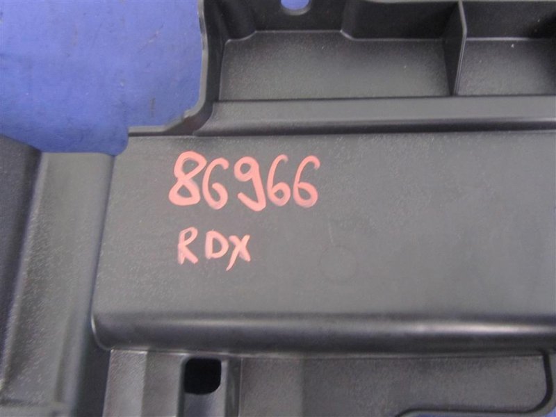Дефлектор радиатора передний правый RDX 12-19