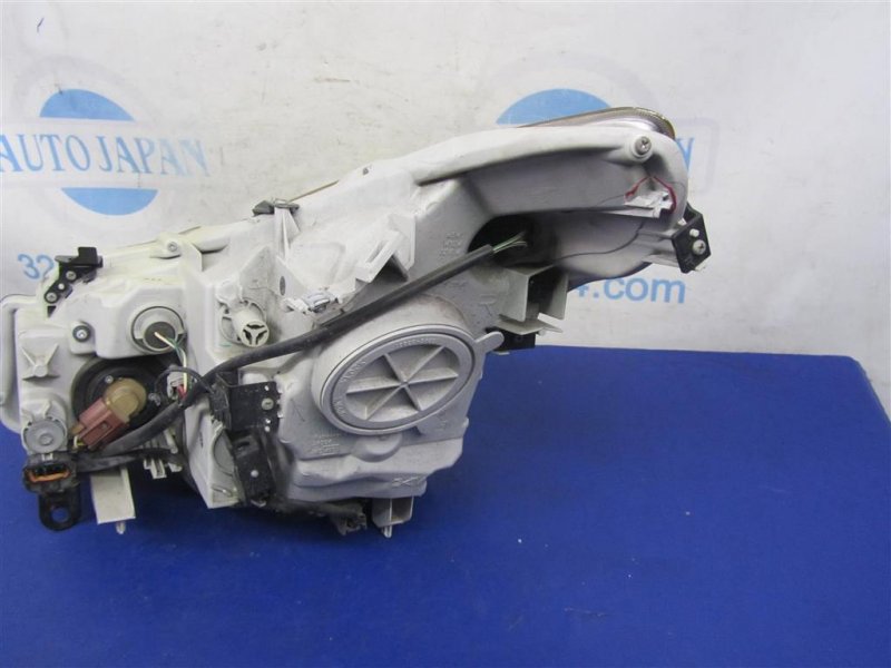 Фара передняя правая G25/G35/G37/Q40 06-14