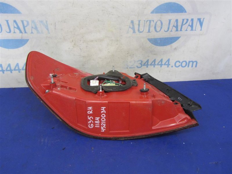 Фонарь наружный задний правый G35 03-07 2006 Седан 3.5 Фонарь наружный задний правый G35 03-07 2006 Седан 3.5