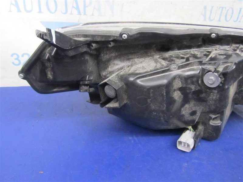Фара передняя левая COROLLA E170 13-19 Фара передняя левая COROLLA E170 13-19