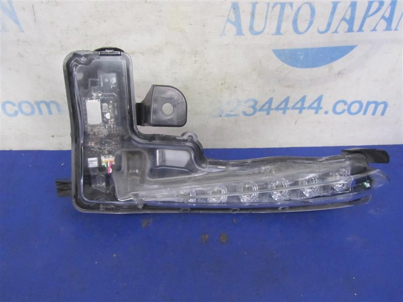 Дневной ходовой огонь TOYOTA COROLLA E170 13-19 81440-02030 Б/У