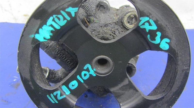 Насос ГУР MATRIX 02-08 2002 ZZE132 1.8L 1ZZ-FE Насос ГУР MATRIX 02-08 2002 ZZE132 1.8L 1ZZ-FE