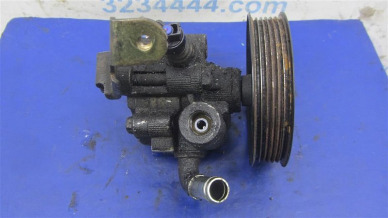 Насос ГУР MATRIX 02-08 2002 ZZE132 1.8L 1ZZ-FE Насос ГУР MATRIX 02-08 2002 ZZE132 1.8L 1ZZ-FE