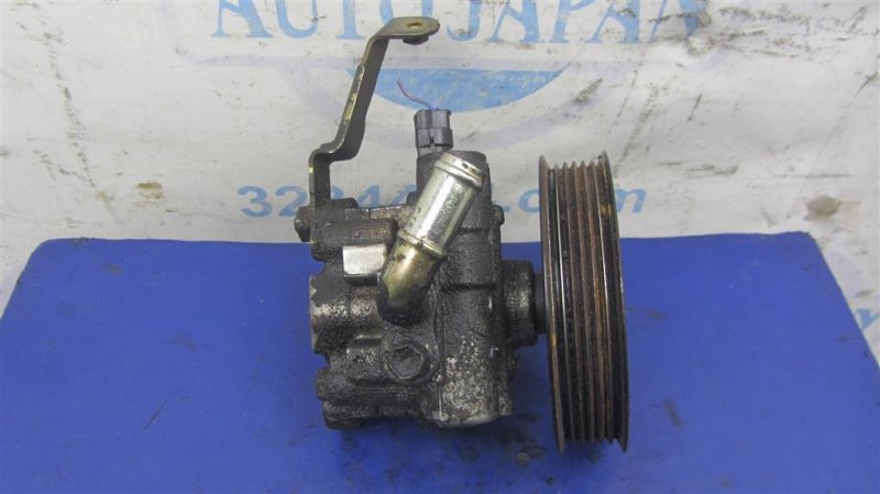 Насос ГУР MATRIX 02-08 2002 ZZE132 1.8L 1ZZ-FE Насос ГУР MATRIX 02-08 2002 ZZE132 1.8L 1ZZ-FE