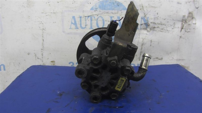 Насос ГУР MATRIX 02-08 2002 ZZE132 1.8L 1ZZ-FE Насос ГУР MATRIX 02-08 2002 ZZE132 1.8L 1ZZ-FE