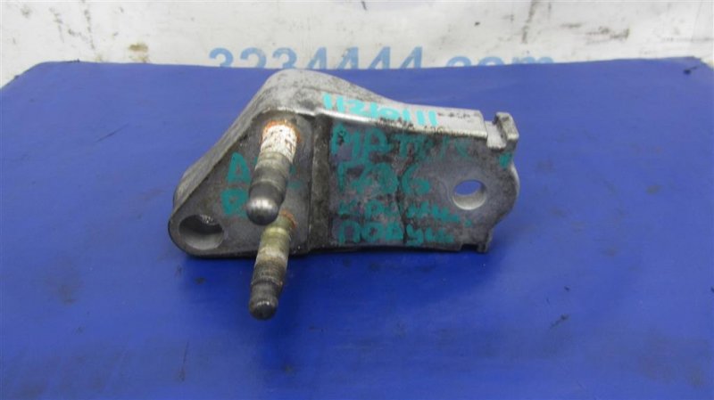 Запчасть кронштейн опоры двигателя правый TOYOTA MATRIX 02-08 2002 ZZE132 1.8L 1ZZ-FE 12305-0D020 Б/У Кронштейн опоры двигателя правый TOYOTA MATRIX 02-08 2002 ZZE132 1.8L 1ZZ-FE 12305-0D020 Б/У