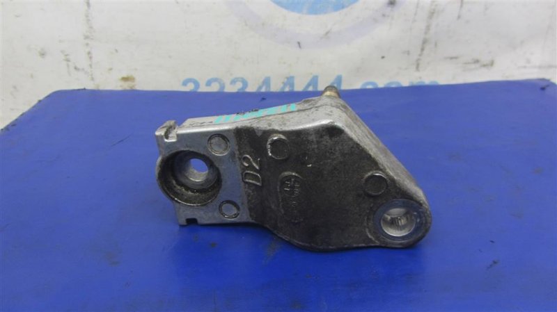 Кронштейн опоры двигателя правый TOYOTA MATRIX 02-08 ZZE132 1.8L 1ZZ-FE Кронштейн опоры двигателя правый TOYOTA MATRIX 02-08 ZZE132 1.8L 1ZZ-FE