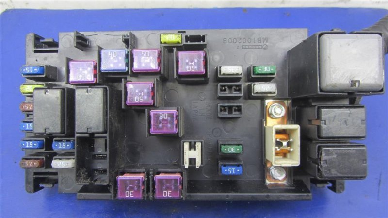 Блок предохранителей моторный отсек IMPREZA 11-17 Седан