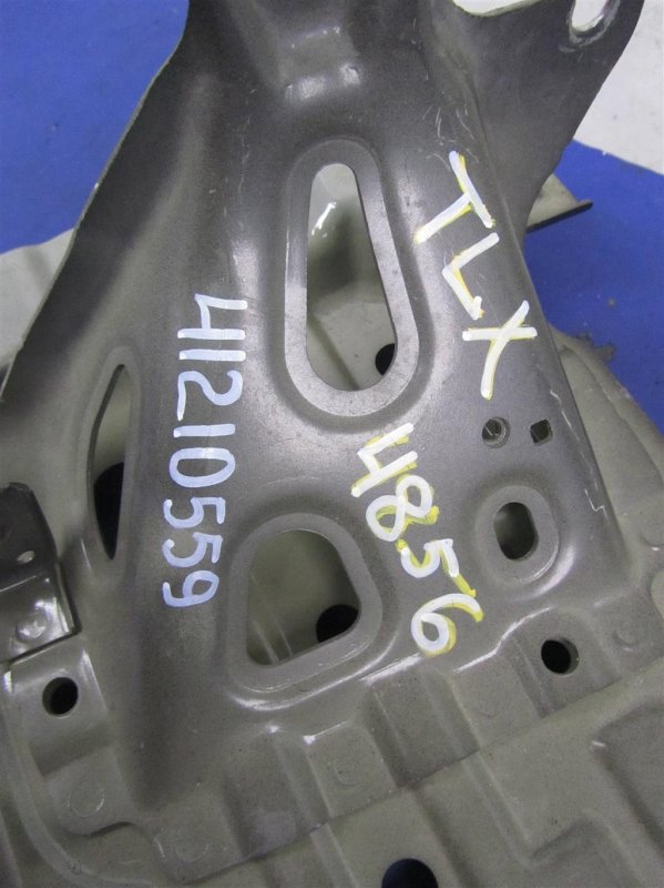 Полка аккумулятора TLX 14-17 2016 Седан 3.5 Полка аккумулятора TLX 14-17 2016 Седан 3.5