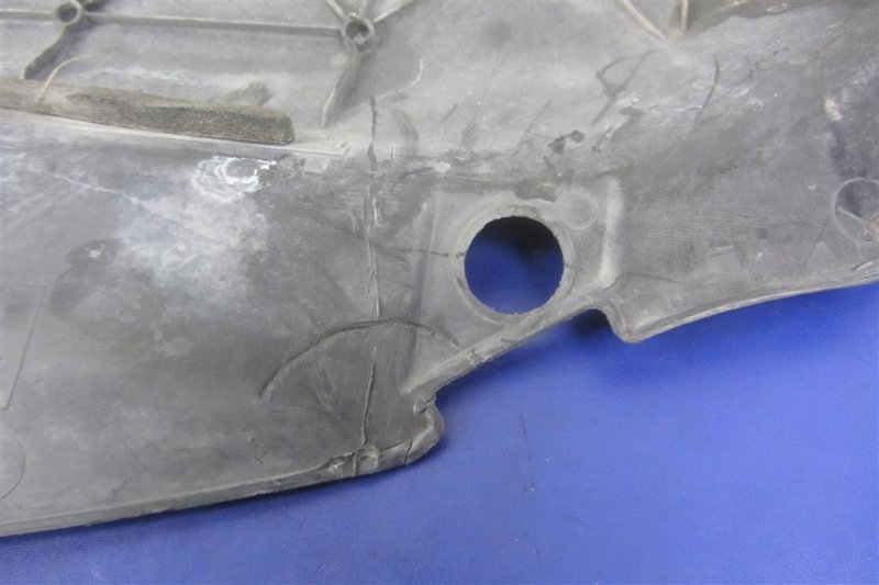 Накладка замка капота ES350 06-12 2007 Седан 3.5 Накладка замка капота ES350 06-12 2007 Седан 3.5