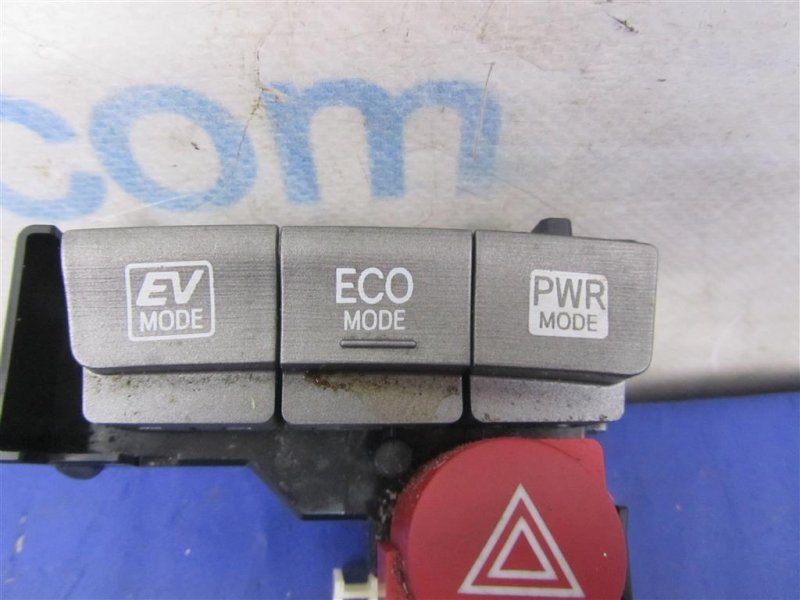 Кнопка аварийной сигнализации PRIUS - 30 09-17 2013 ZVW30 1.8 2ZRFXE Кнопка аварийной сигнализации PRIUS - 30 09-17 2013 ZVW30 1.8 2ZRFXE