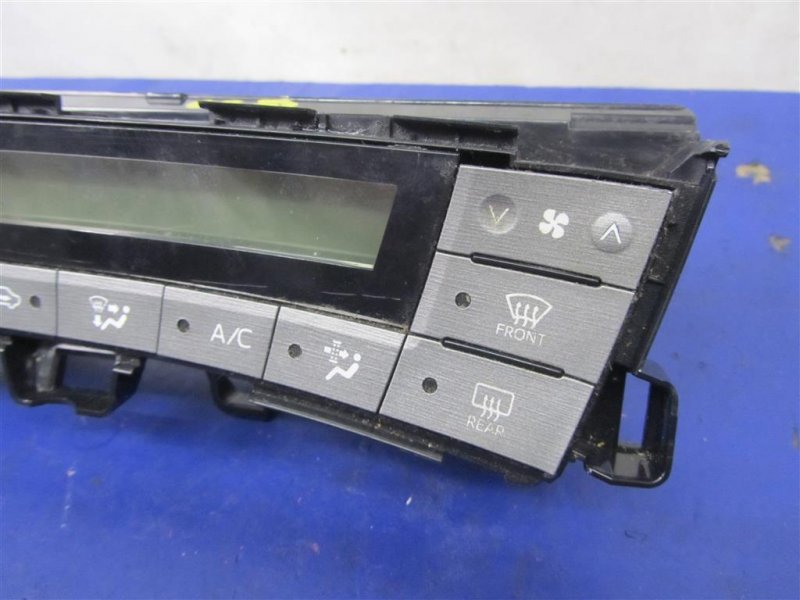 Блок управления печкой PRIUS - 30 09-17 2013 ZVW30 1.8 2ZRFXE