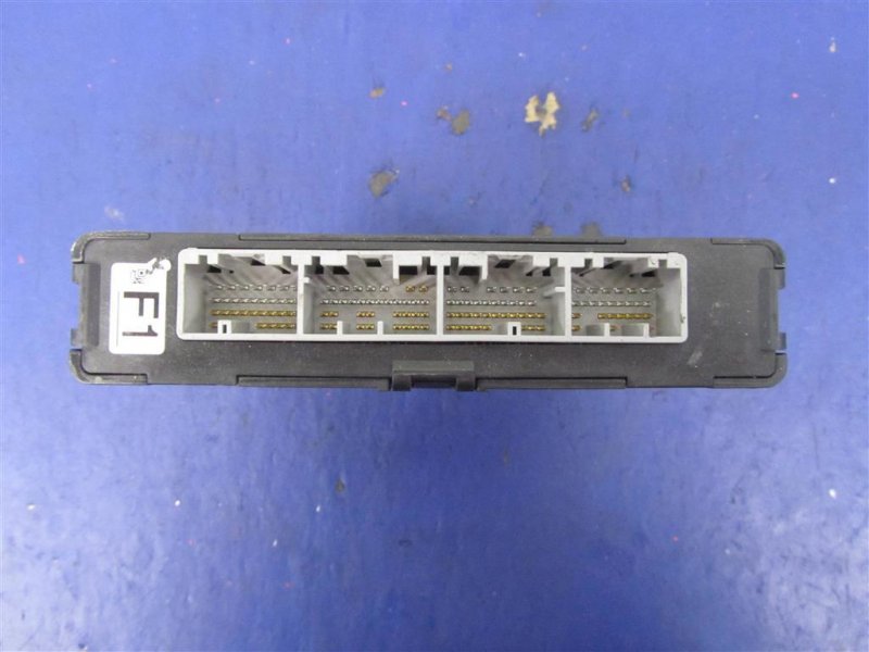 Блок управления бортовой сети PRIUS - 30 09-17 2013 ZVW30 1.8 2ZRFXE