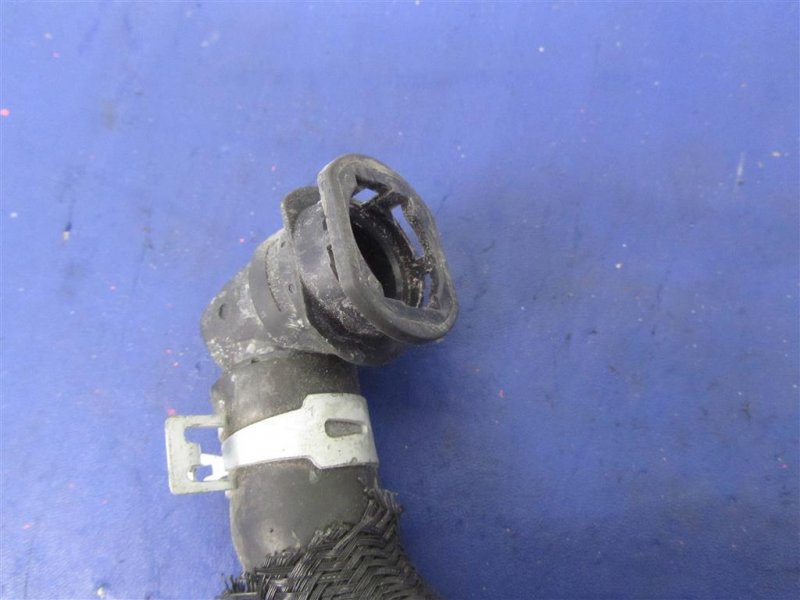 Патрубок системы охлаждения TOYOTA PRIUS - 30 09-17 ZVW30 1.8 2ZRFXE