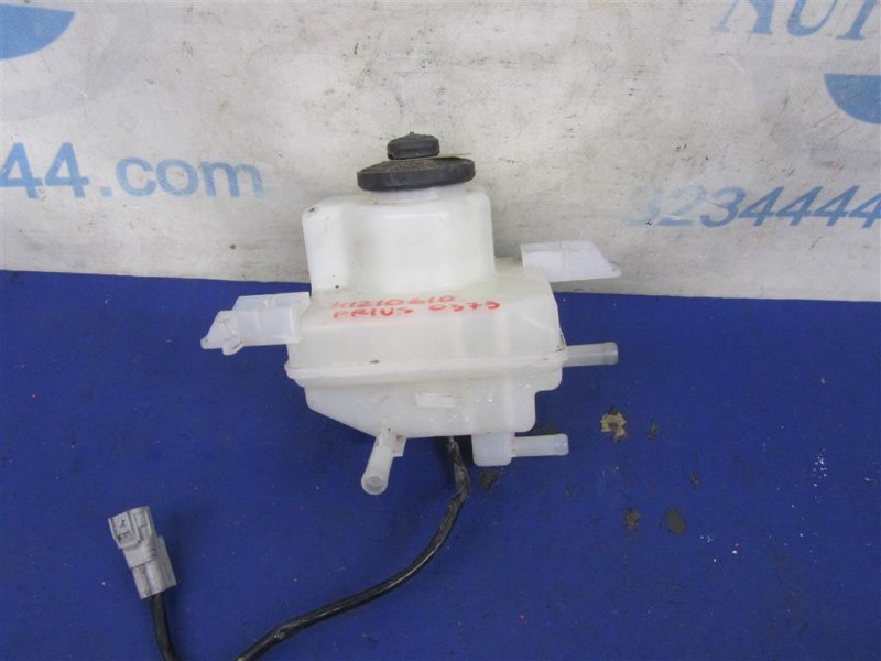Запчасть бачок главного тормозного цилиндра TOYOTA PRIUS - 30 09-17 2013 ZVW30 1.8 2ZRFXE 47220-47080 Б/У Бачок главного тормозного цилиндра TOYOTA PRIUS - 30 09-17 2013 ZVW30 1.8 2ZRFXE 47220-47080 Б/У
