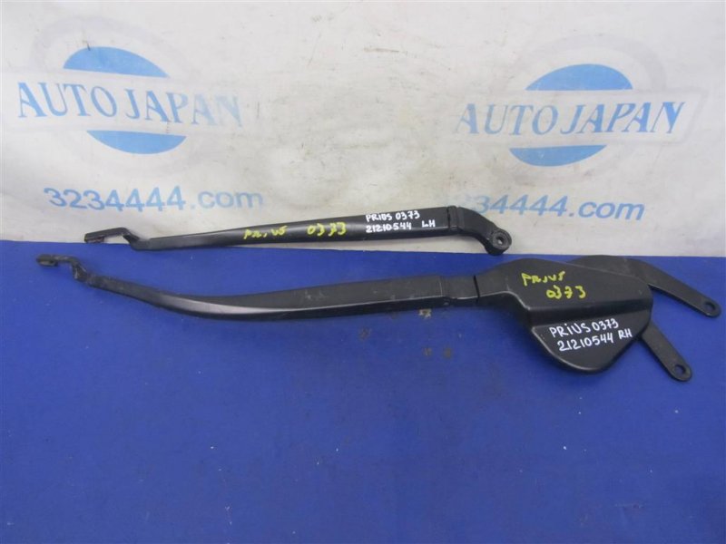 Поводок стеклоочистителя передний TOYOTA PRIUS - 30 09-17 2013 ZVW30 1.8 2ZRFXE 85211-47100 Б/У