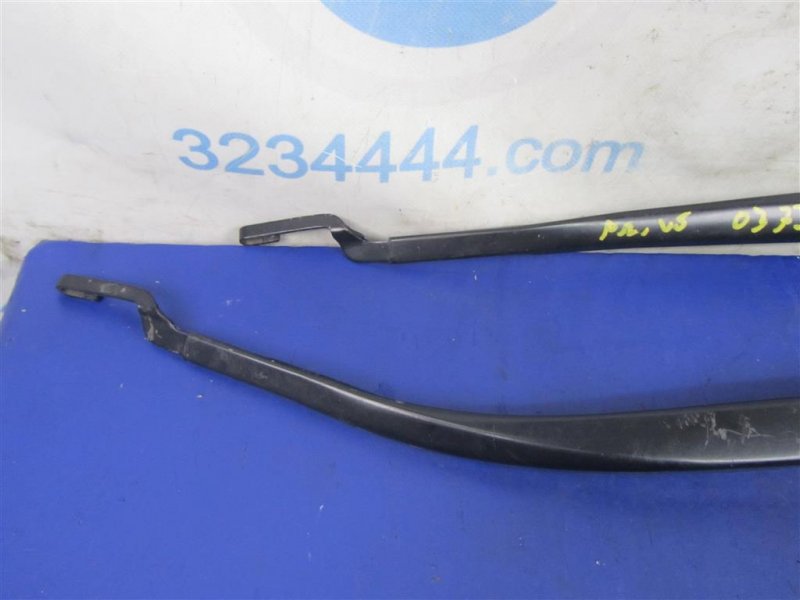 Поводок стеклоочистителя передний PRIUS - 30 09-17 2013 ZVW30 1.8 2ZRFXE