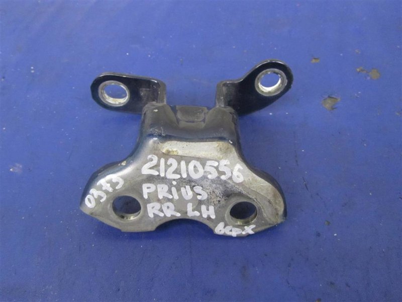 Петля двери верхняя задняя левая TOYOTA PRIUS - 30 09-17 2013 ZVW30 1.8 2ZRFXE 68760-20122 Б/У