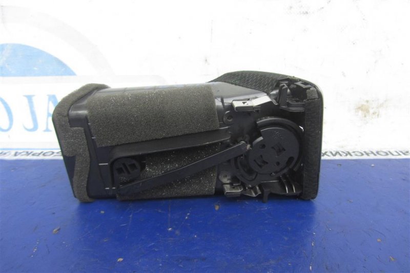 Дефлектор воздушный левый 6 GJ 12-