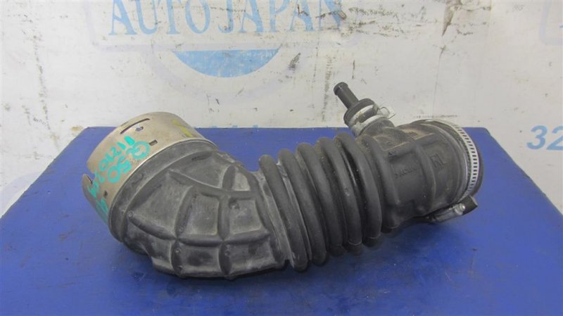 Патрубок воздушного фильтра правый INFINITI Q50 15-20 2016 Седан 3.0 VR30DDTT 16576-5CA0A Б/У