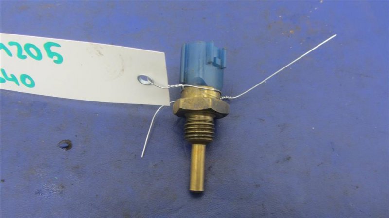 Запчасть датчик температуры охлаждающей жидкости INFINITI Q50 15-20 2016 Седан 3.0 VR30DDTT 22630-7Y000 Б/У Датчик температуры охлаждающей жидкости INFINITI Q50 15-20 2016 Седан 3.0 VR30DDTT 22630-7Y000 Б/У