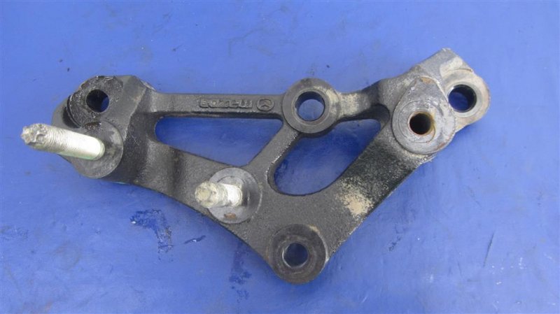 Кронштейн КПП CX-7 06-12 2.2D