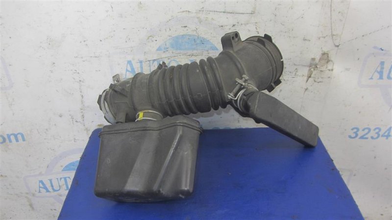 Запчасть патрубок воздушного фильтра TOYOTA CAMRY 40 06-11 2.4 17881-0H090 Б/У Патрубок воздушного фильтра TOYOTA CAMRY 40 06-11 2.4 17881-0H090 Б/У