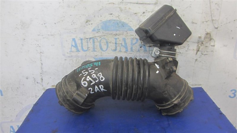 Запчасть патрубок воздушного фильтра TOYOTA CAMRY 55 14-17 2016 ASV50 2.5 2ARFE 17881-0V070 Б/У Патрубок воздушного фильтра TOYOTA CAMRY 55 14-17 2016 ASV50 2.5 2ARFE 17881-0V070 Б/У