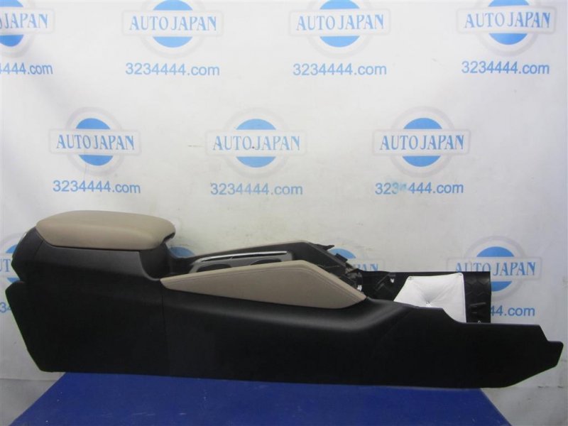 Подлокотник HYUNDAI SANTA FE (TM) 18-23 84660-S2000UUE Б/У