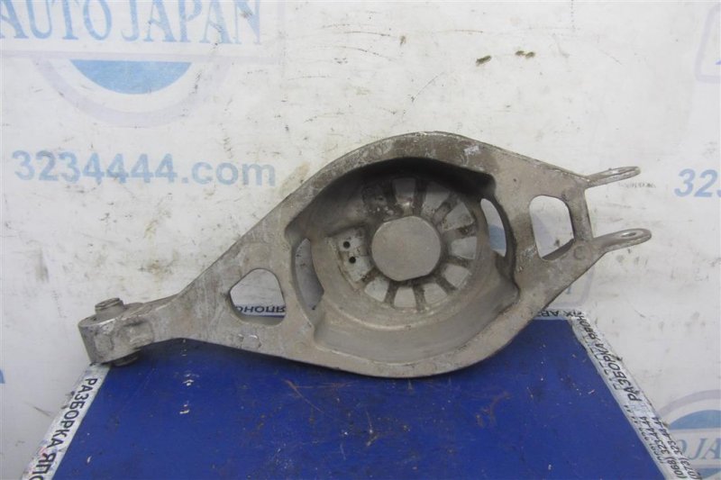 Рычаг задней подвески поперечный нижний задний левый INFINITI G25/G35/G37/Q40 06-14 Седан 3.5 VQ35HR