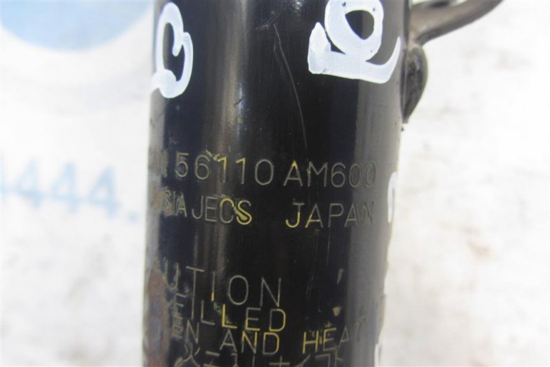 Амортизатор передний правый INFINITI G35 03-07