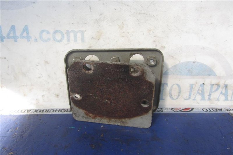 Кронштейн усилителя заднего бампера правый G35 03-07 2006 Седан 3.5