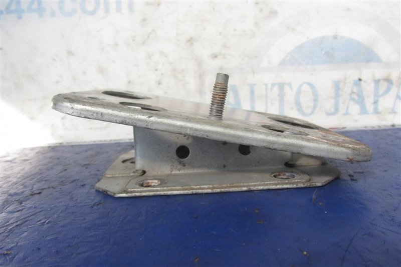 Кронштейн усилителя заднего бампера левый INFINITI G35 03-07 Седан 3.5