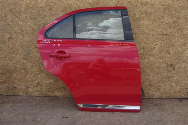 Дверь задняя правая SUZUKI KIZASHI 09-14 2010 Седан 2.4 68003-57820 Б/У