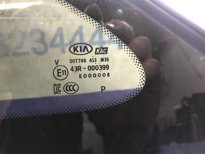Стекло в кузов заднее левое KIA SORENTO UM 14- Стекло в кузов заднее левое KIA SORENTO UM 14-