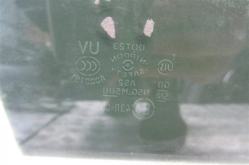 Стекло двери переднее правое INFINITI Q50 15-20 Седан 3.0 VR30DDTT