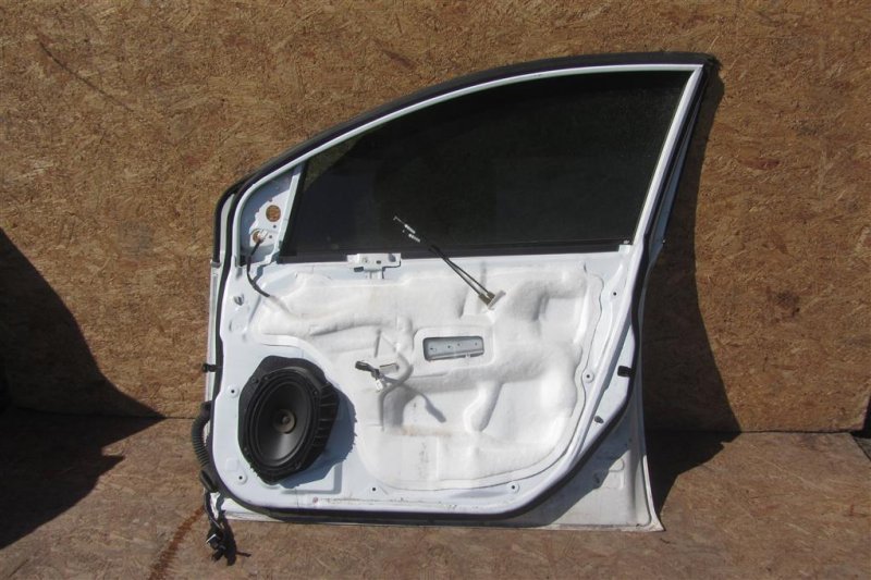 Дверь передняя правая SENTRA (B16) 06–12