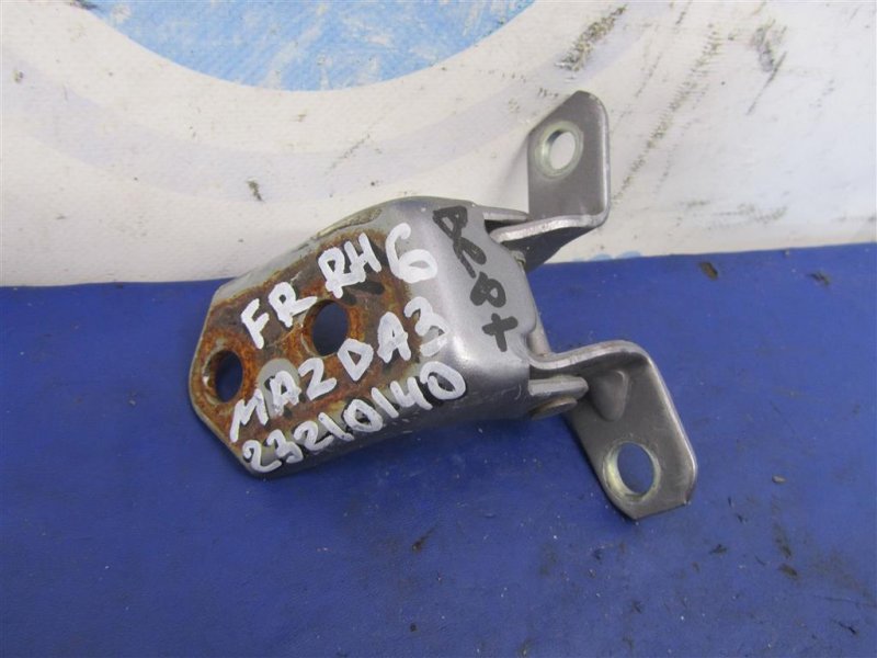 Петля двери верхняя передняя правая MAZDA 3 BK 03-08 F151-58-210 Б/У